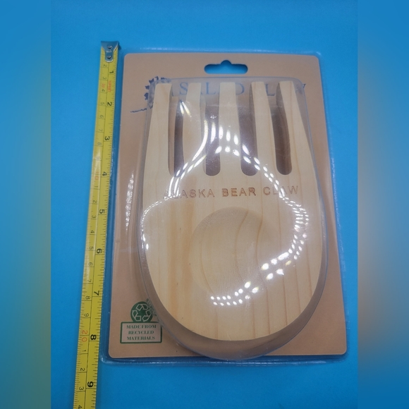 Alaskan Bear Claw Salad Claws NWT - Picture 2 of 4